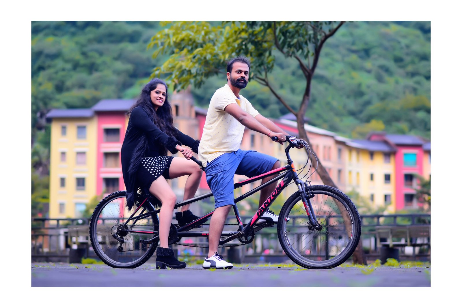 couple's romantic moment in Lavasa